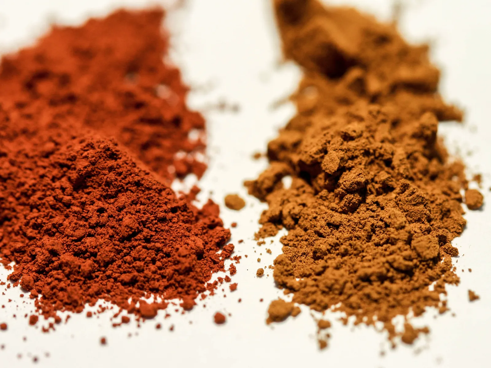 Natural earth pigments: burnt and raw sienna