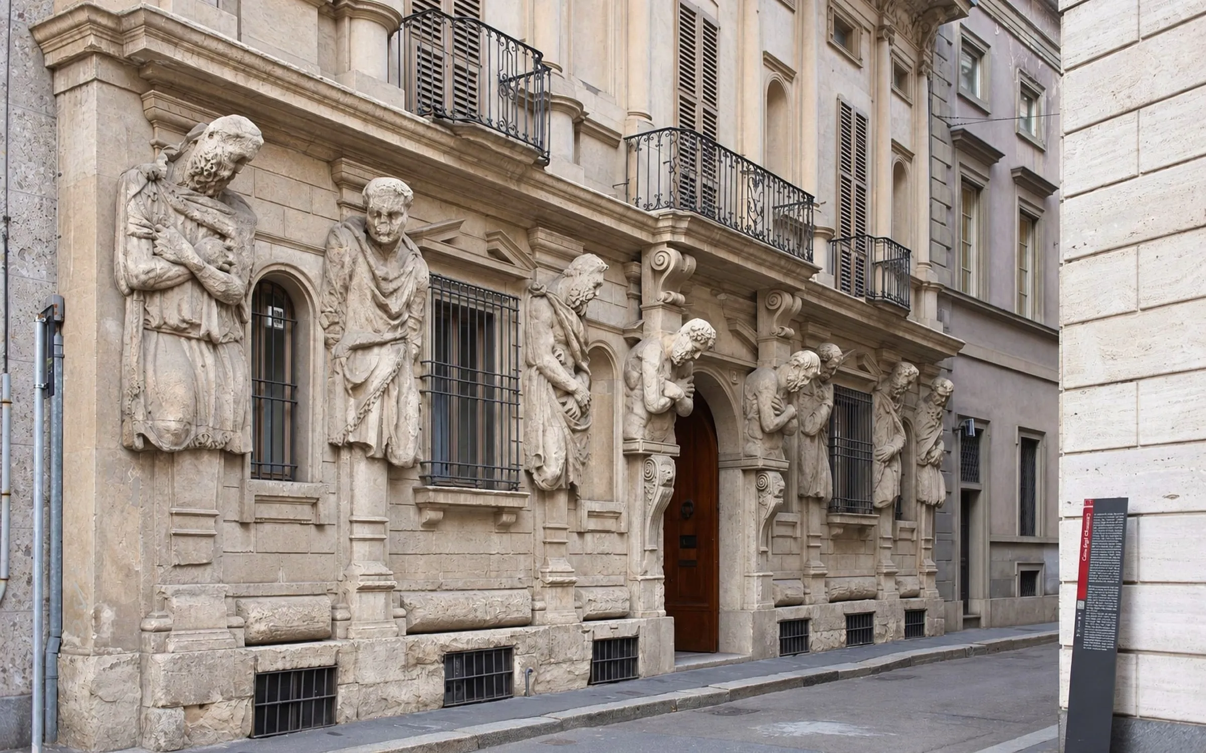 Casa degli Omenoni — Milano