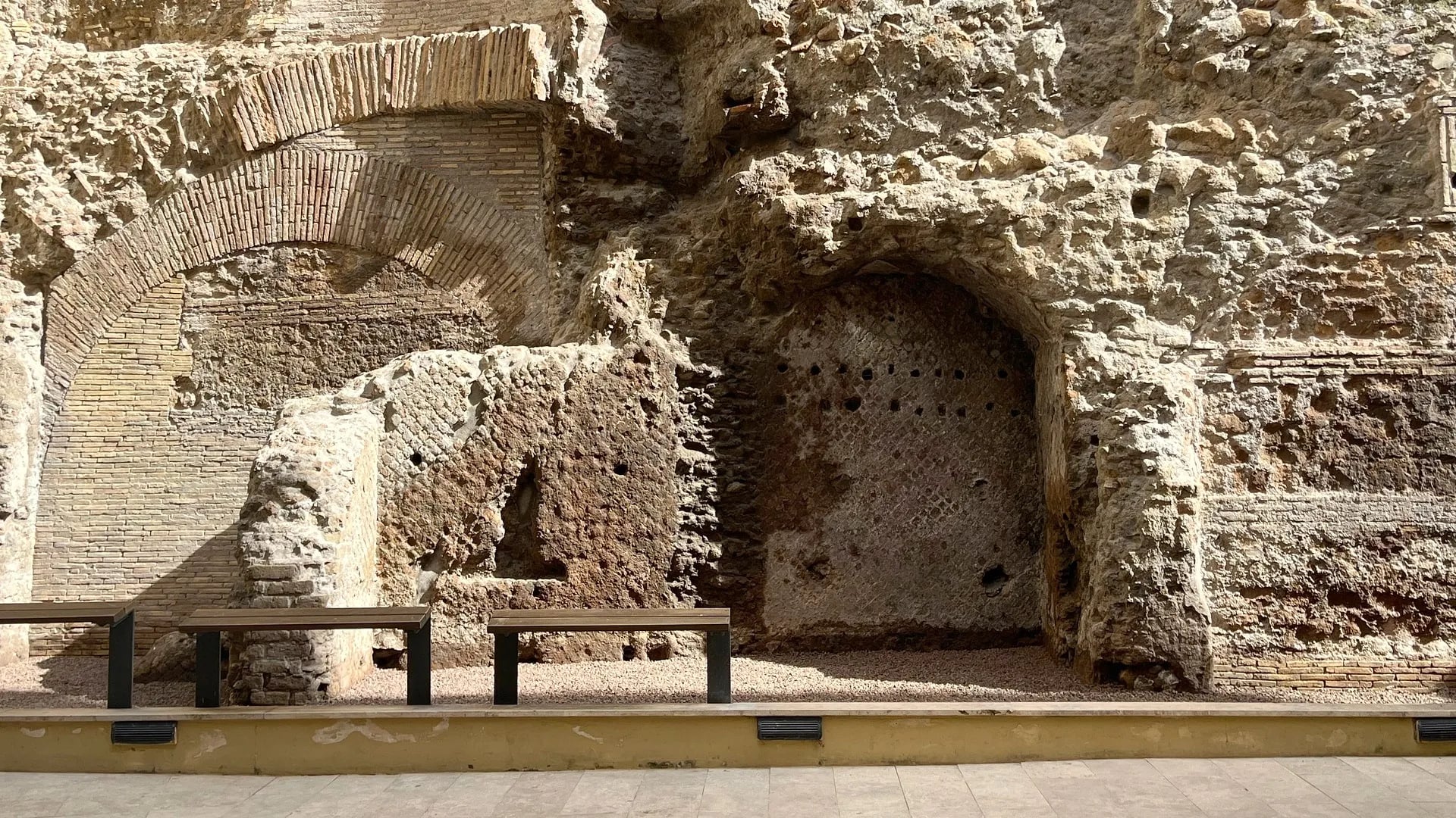 Muro romano, Agenzia del Demanio — Roma
