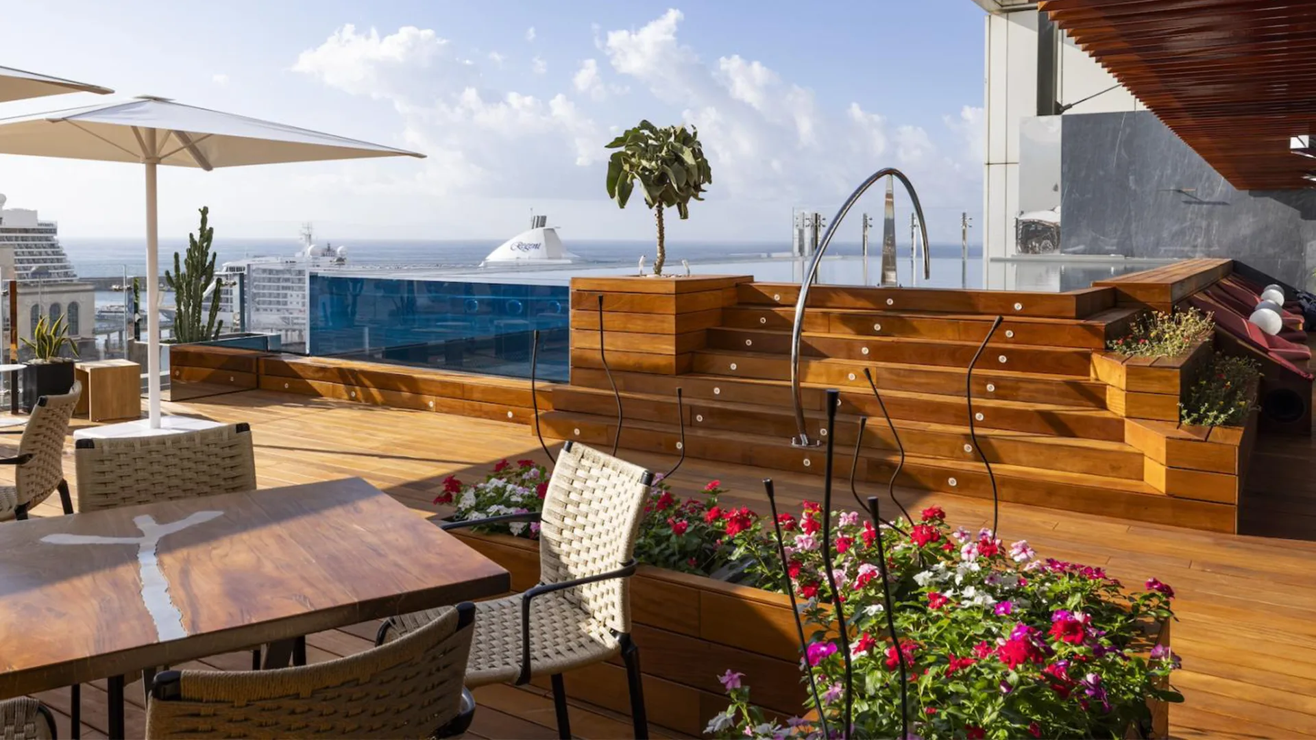 Hotel Romeo — Napoli